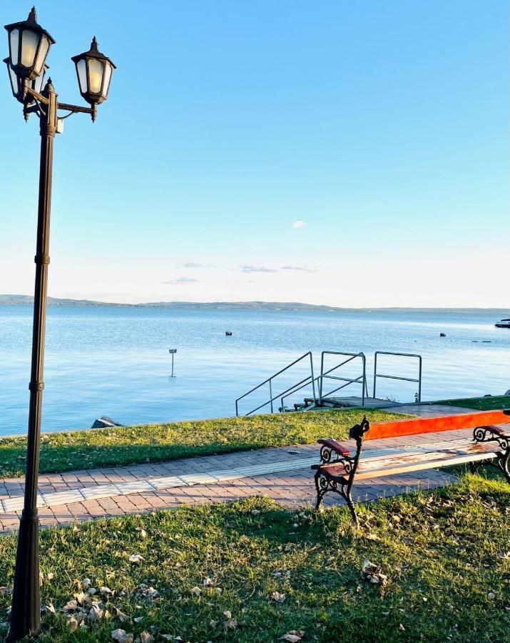Aranygesztenye Apartmanhaz Balatonudvari Luaran gambar